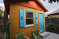 d1604_60_art_hut.jpg